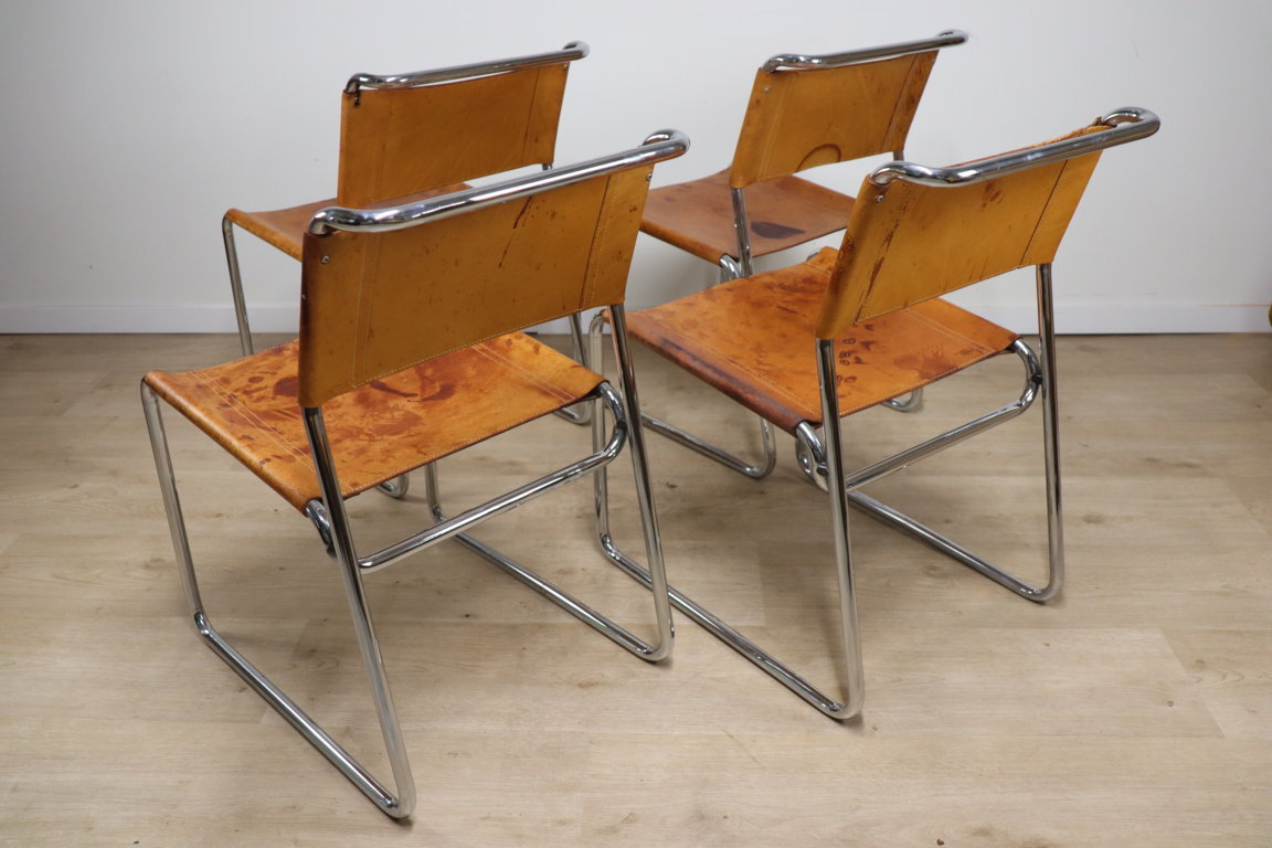 Série de 4 chaises vintage en cuir et métal chromé, 1970