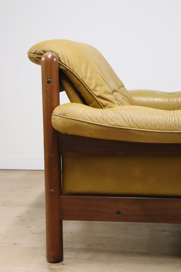 Fauteuil scandinave en cuir et hêtre, 1960