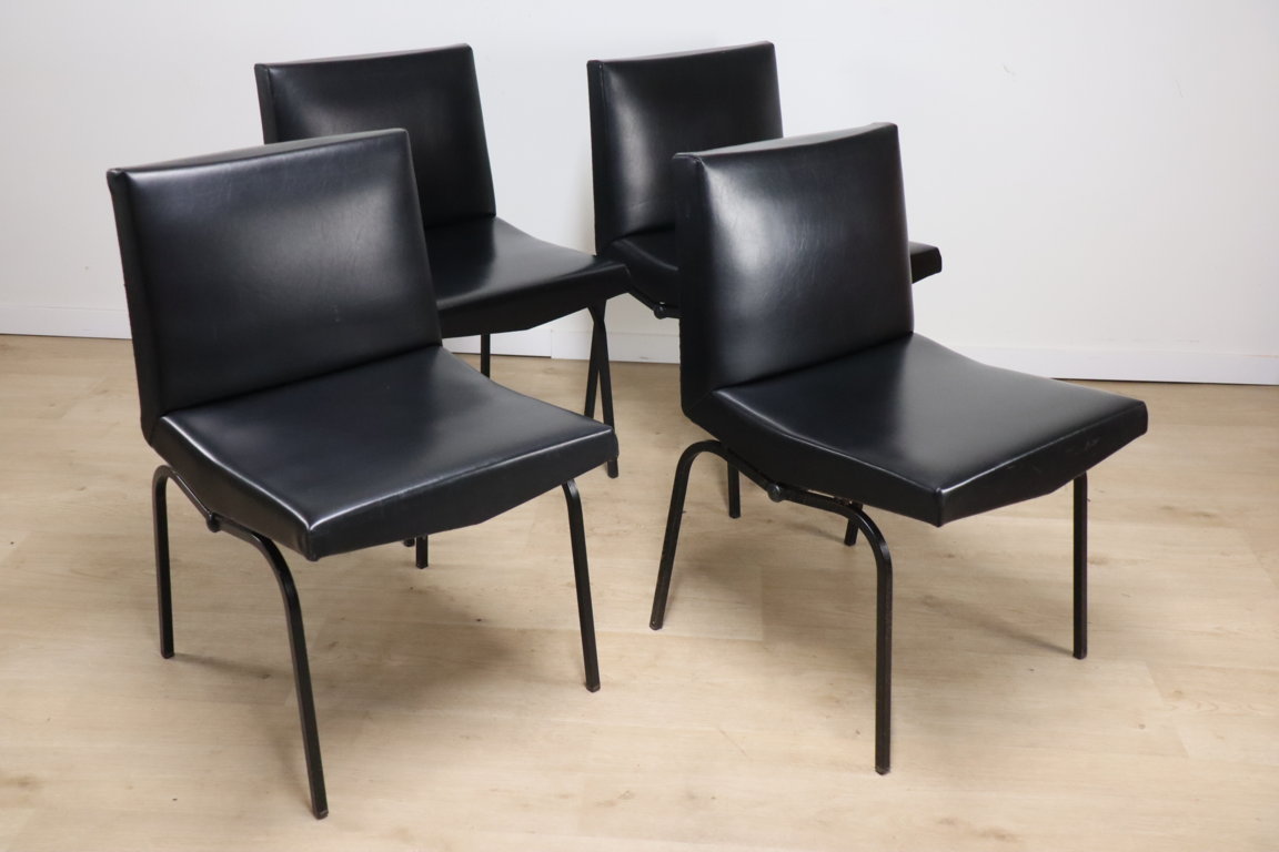 Série de 4 chaises vintage édition ZOL en skaï noir et métal, 1950