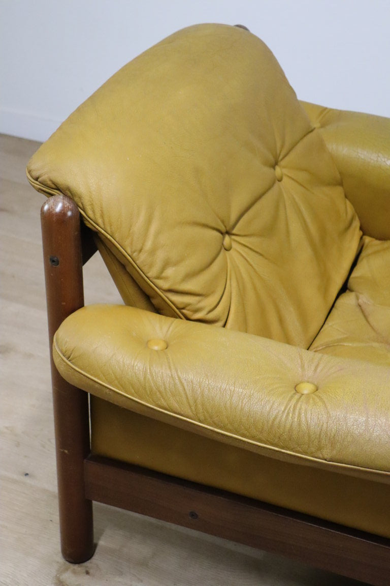 Fauteuil scandinave en cuir et hêtre, 1960