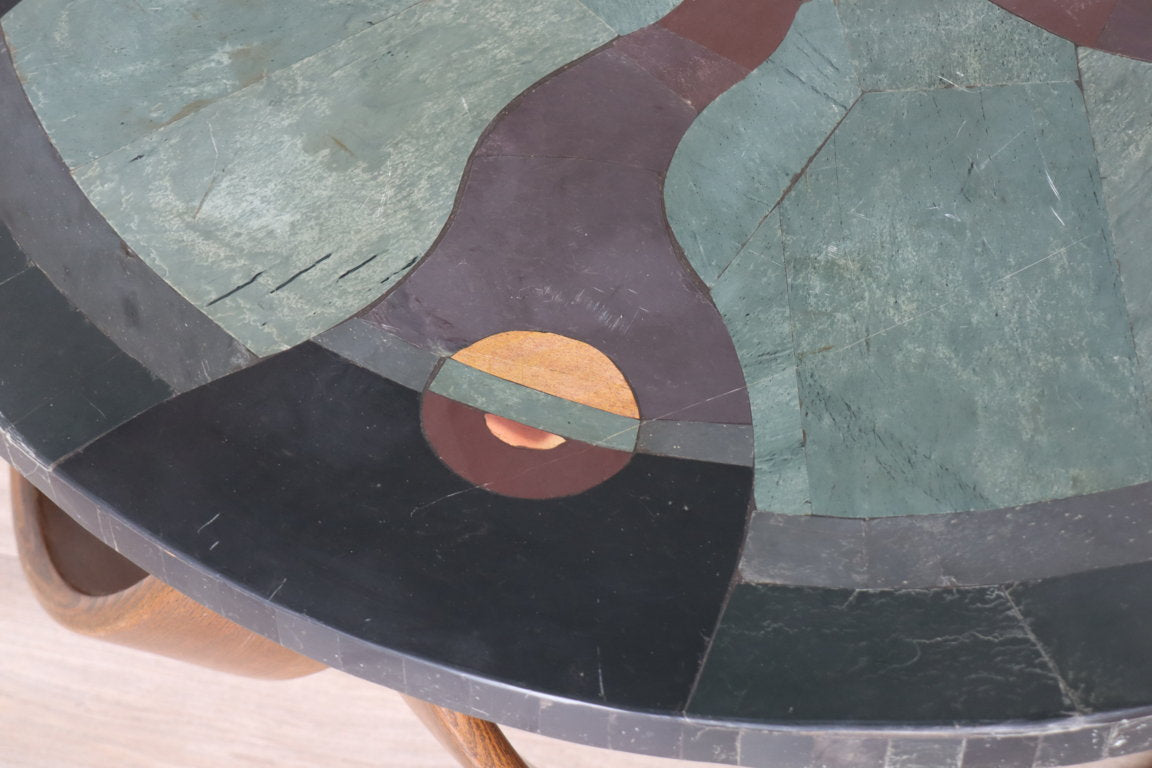 Table basse sculpturale par Pierre-Elie Gardette en marqueterie d'ardoise