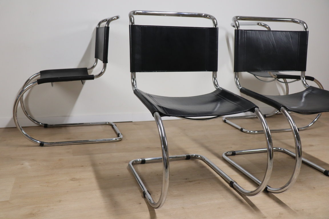 Série de 4 chaises modèle MR10 de Ludwig Mies Van Der Rohe