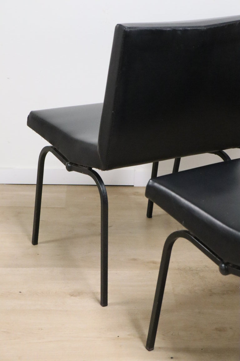 Série de 4 chaises vintage édition ZOL en skaï noir et métal, 1950