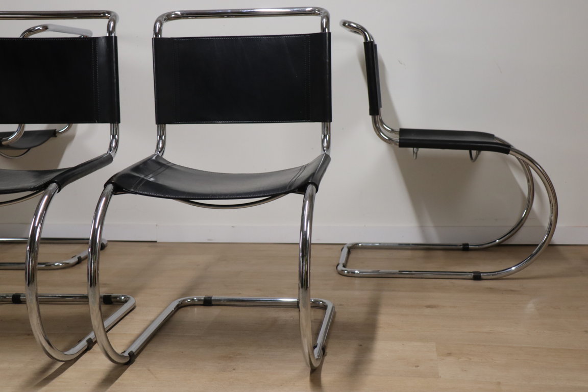 Série de 4 chaises modèle MR10 de Ludwig Mies Van Der Rohe