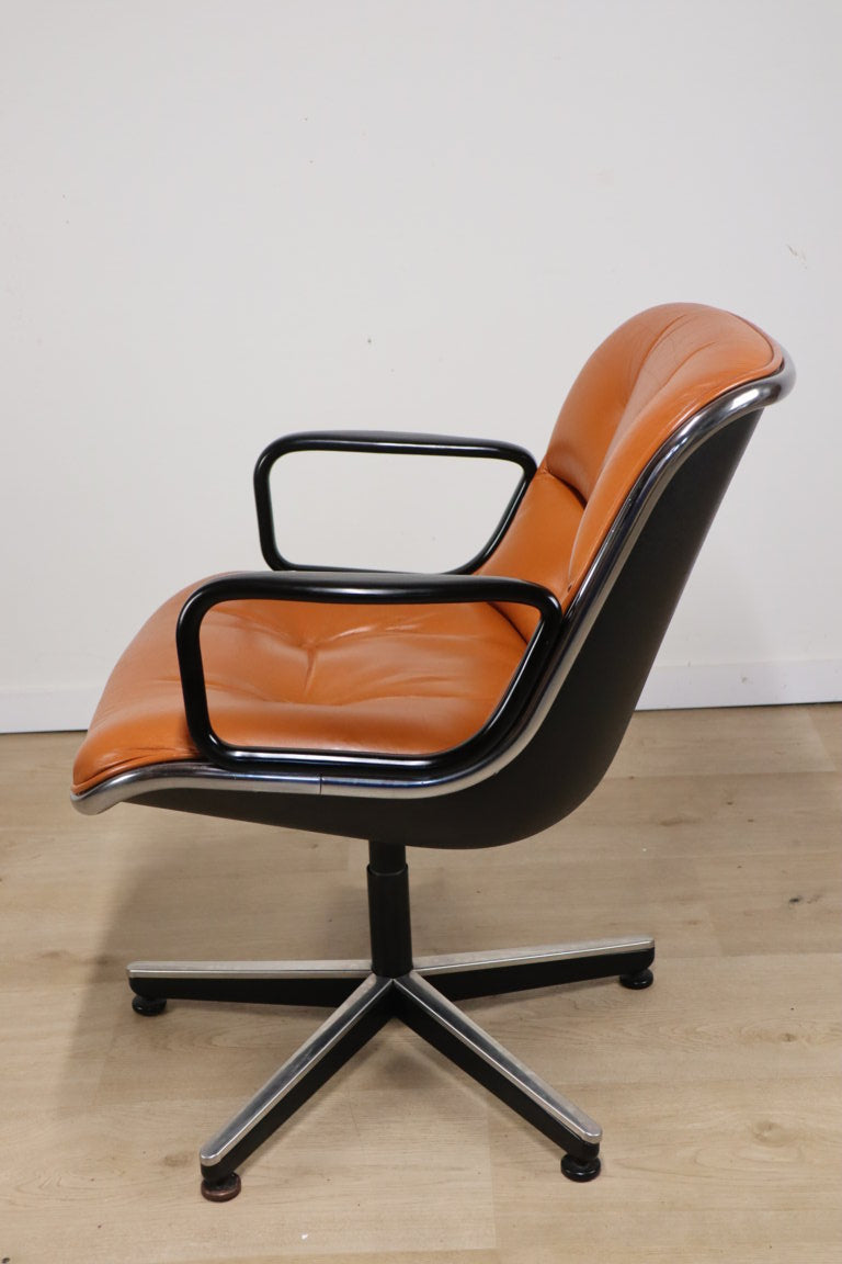 Fauteuil de bureau Charles Pollock édition Knoll en cuir, 1970