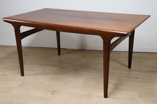 Table de repas scandinave par Johannes Andersen en teck, 1960