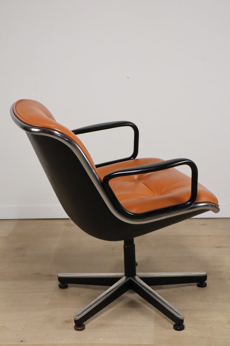 Fauteuil de bureau Charles Pollock édition Knoll en cuir, 1970