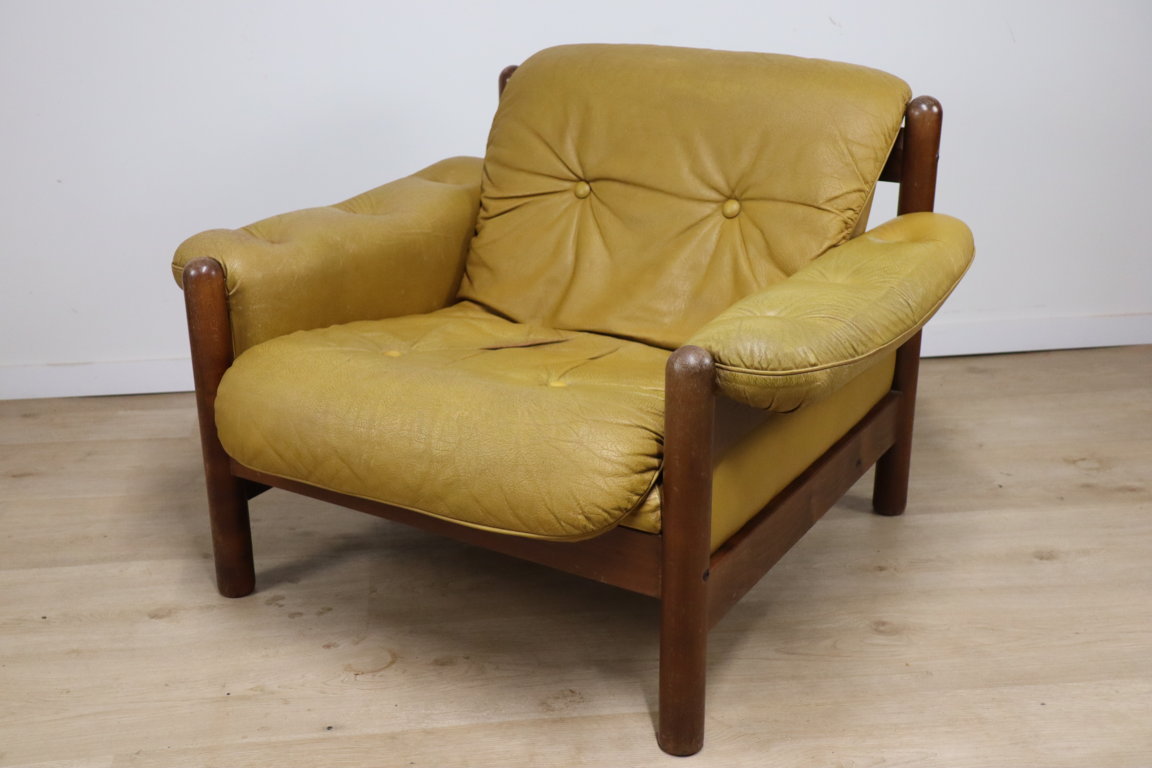 Fauteuil scandinave en cuir et hêtre, 1960