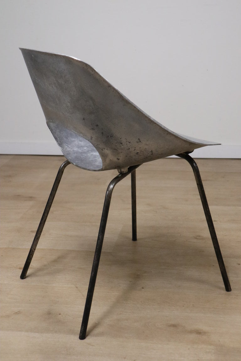 Chaise Aluminium modèle "Tulipe" de Pierre Guariche édition Steiner, 1960