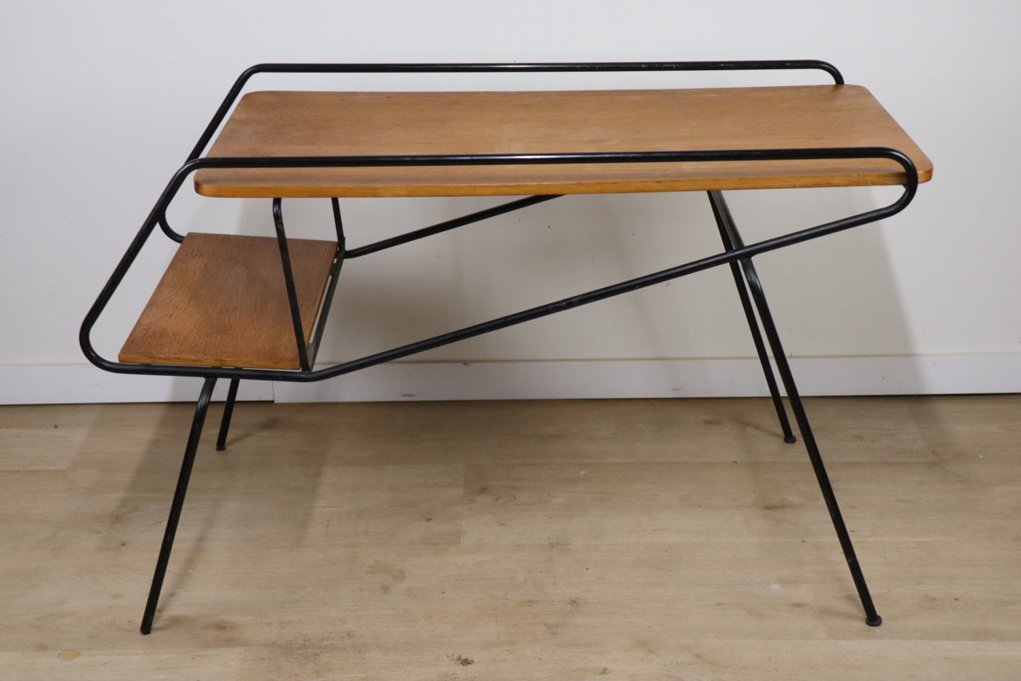 Table basse d'appoint vintage en métal laqué noir et chêne, 1950