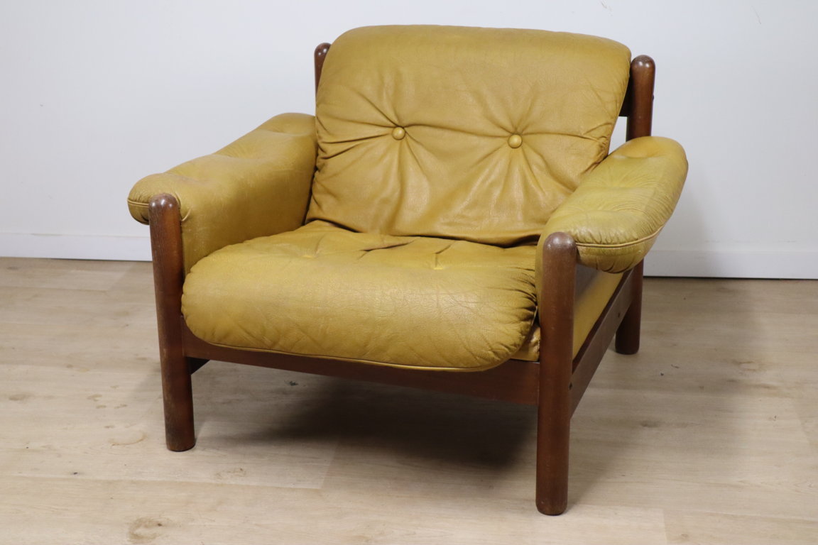 Fauteuil scandinave en cuir et hêtre, 1960