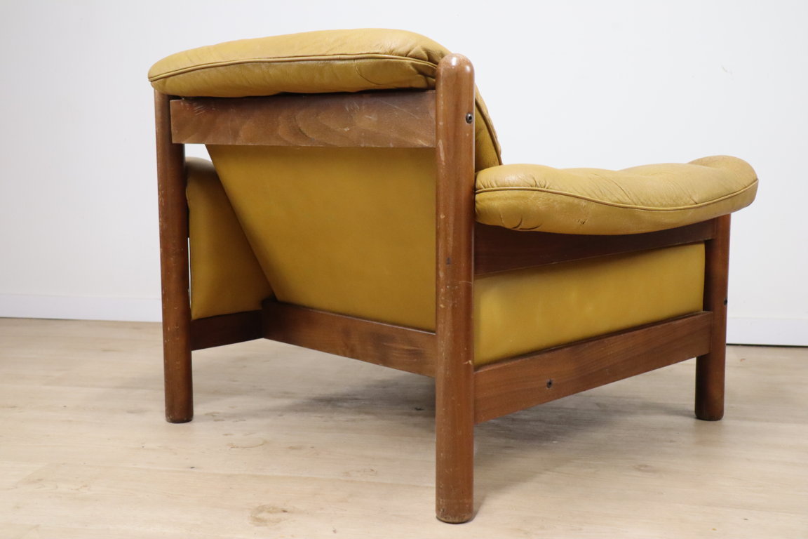 Fauteuil scandinave en cuir et hêtre, 1960