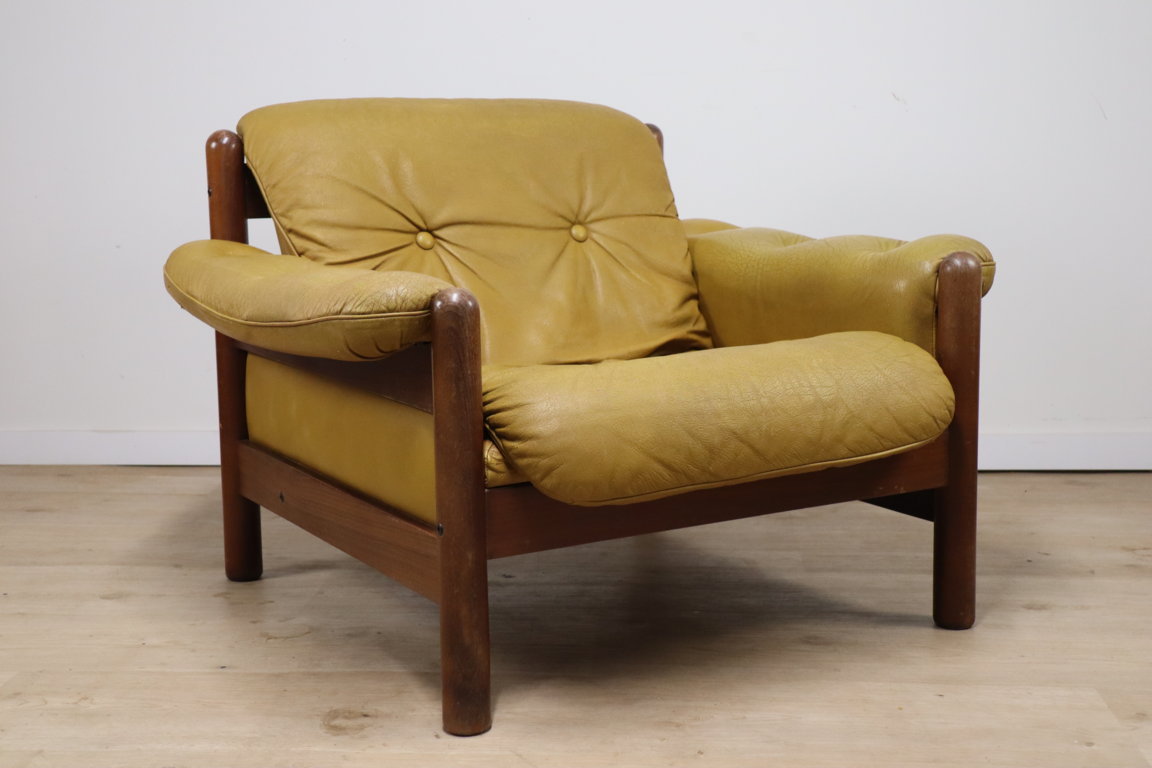 Fauteuil scandinave en cuir et hêtre, 1960