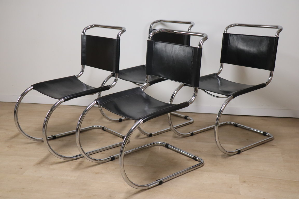 Série de 4 chaises modèle MR10 de Ludwig Mies Van Der Rohe