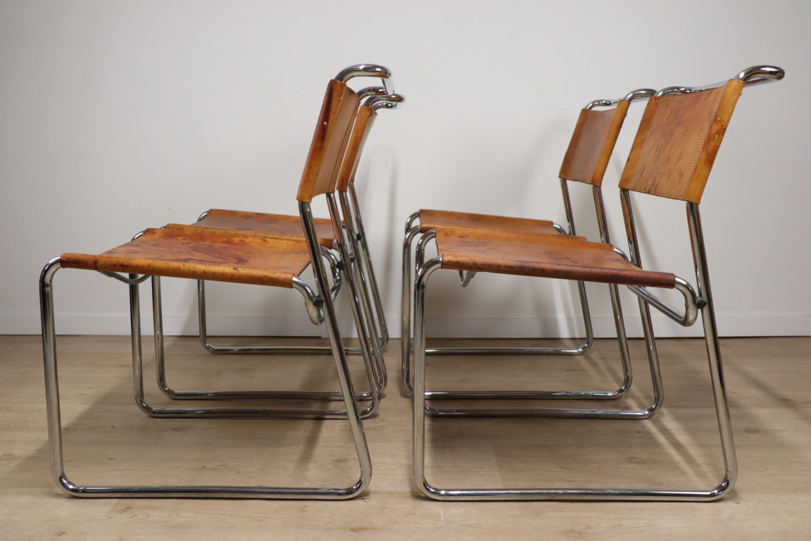 Série de 4 chaises vintage en cuir et métal chromé, 1970