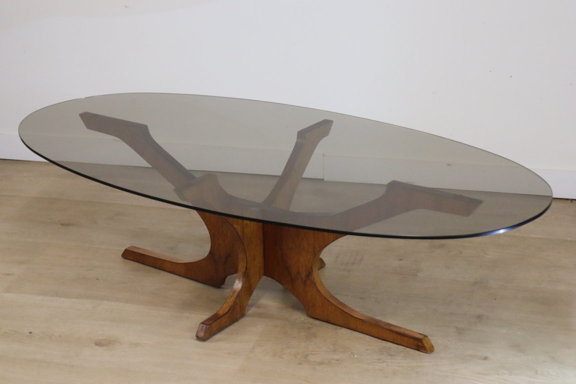 Table basse vintage Hugues Poignant en teck et verre fumé, 1960