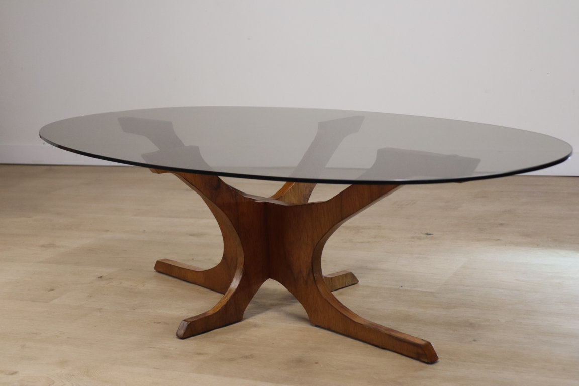 Table basse vintage Hugues Poignant en teck et verre fumé, 1960