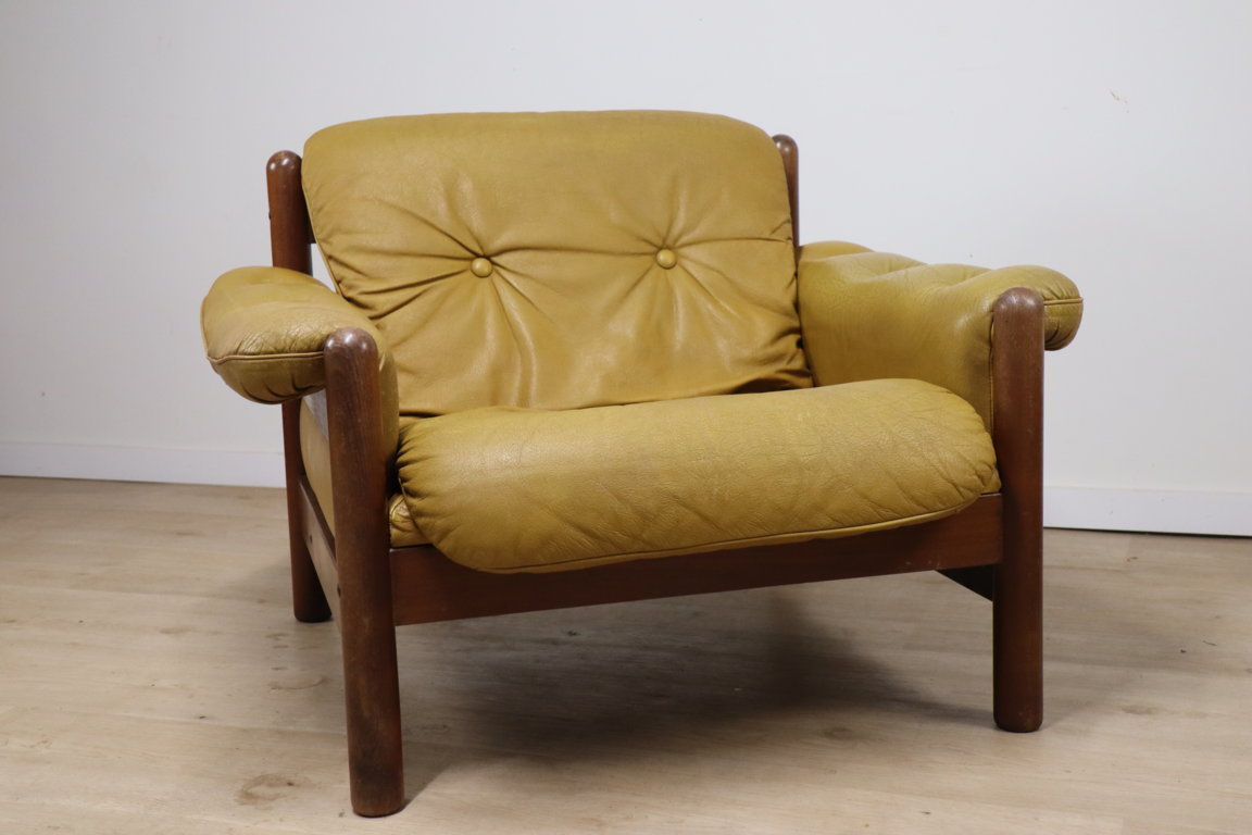 Fauteuil scandinave en cuir et hêtre, 1960