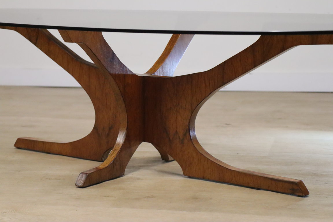 Table basse vintage Hugues Poignant en teck et verre fumé, 1960