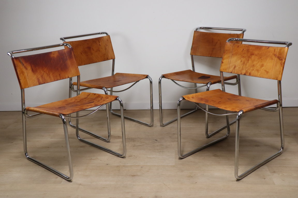 Série de 4 chaises vintage en cuir et métal chromé, 1970