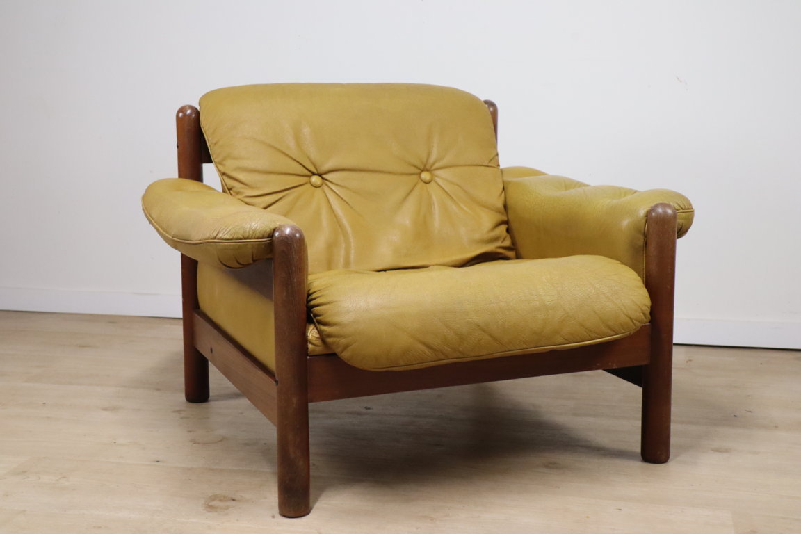 Fauteuil scandinave en cuir et hêtre, 1960