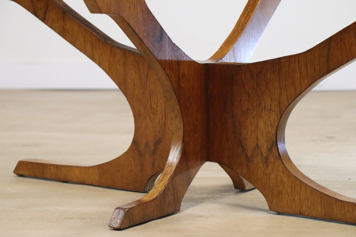 Table basse vintage Hugues Poignant en teck et verre fumé, 1960