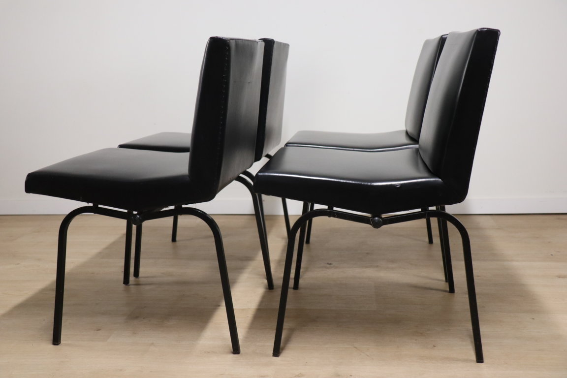 Série de 4 chaises vintage édition ZOL en skaï noir et métal, 1950