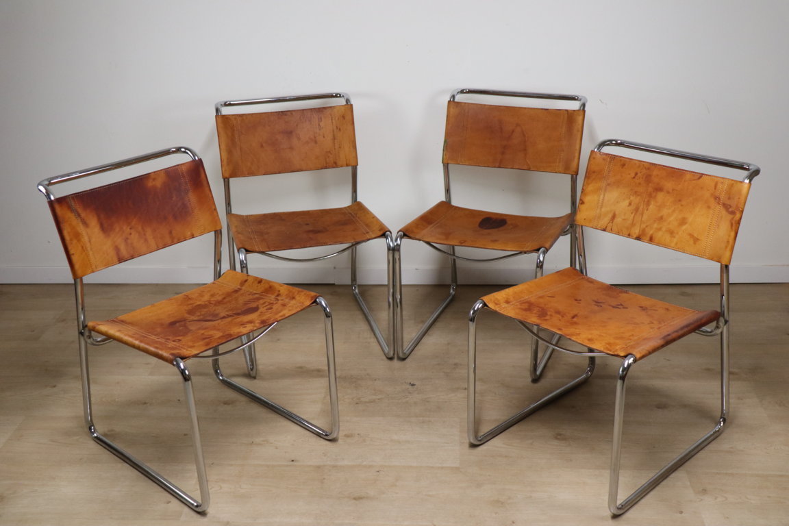 Série de 4 chaises vintage en cuir et métal chromé, 1970