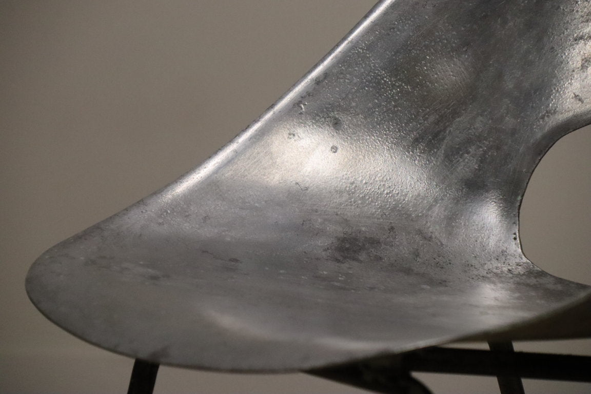 Chaise Aluminium modèle "Tulipe" de Pierre Guariche édition Steiner, 1960