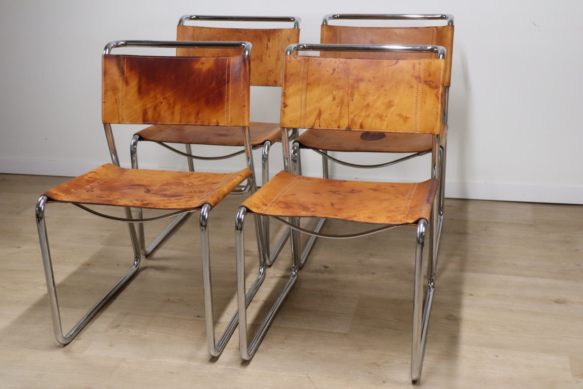 Série de 4 chaises vintage en cuir et métal chromé, 1970