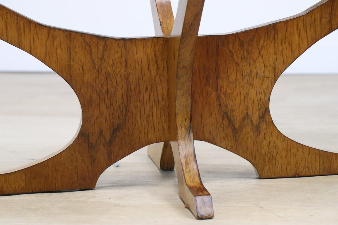 Table basse vintage Hugues Poignant en teck et verre fumé, 1960